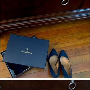 Brooks Brothers Women's Navy Heels in excellent condition